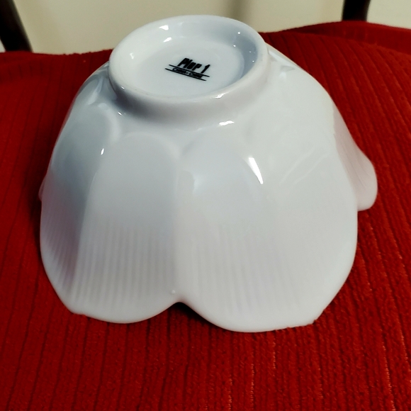 Pier 1 Flower Shaped Ceramic Bowl - Picture 2 of 3